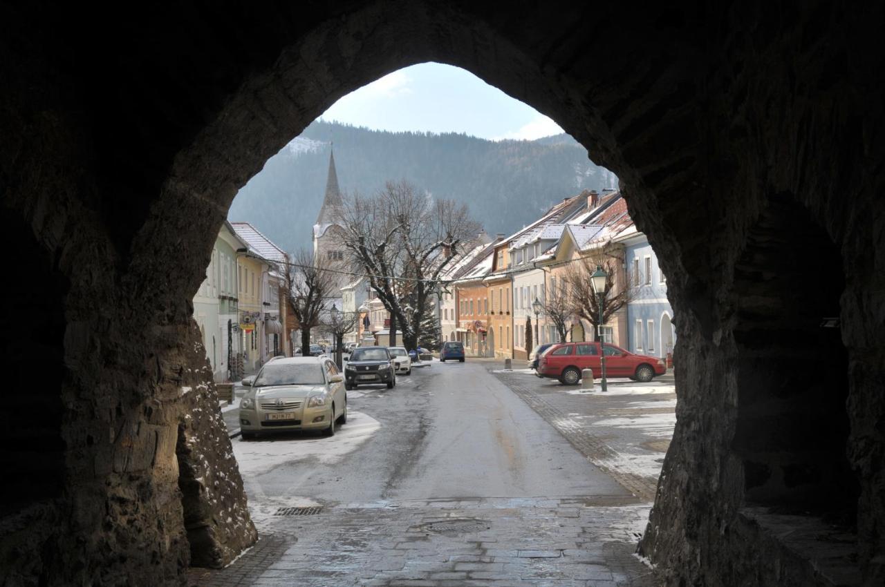 Pension Geissler-Reicher Oberwoelz Stadt ภายนอก รูปภาพ